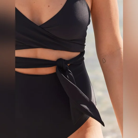 Aerie Wrap Full Coverage One Piece Swimsuit - Picture 5 of 7